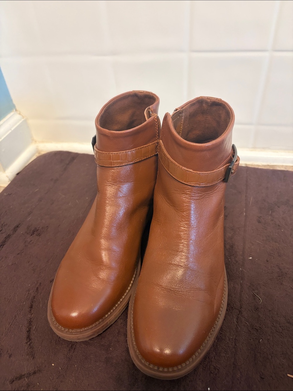 Clark’s Collection Classic Tan Leather Ankle Booties with Buckle Detail